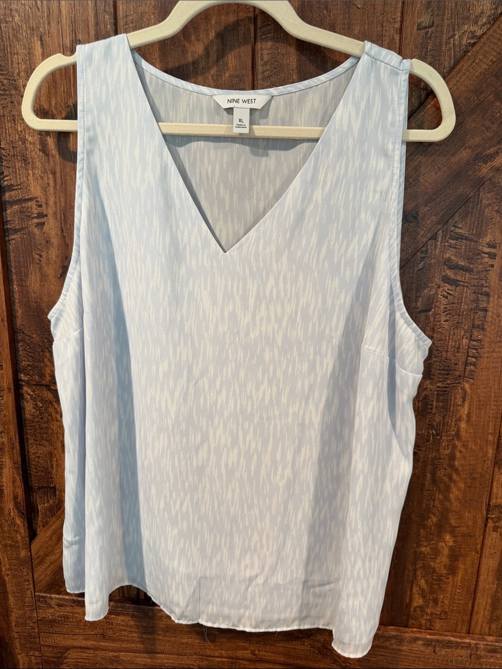 Nine West Light Blue Patterned V-Neck Sleeveless Top